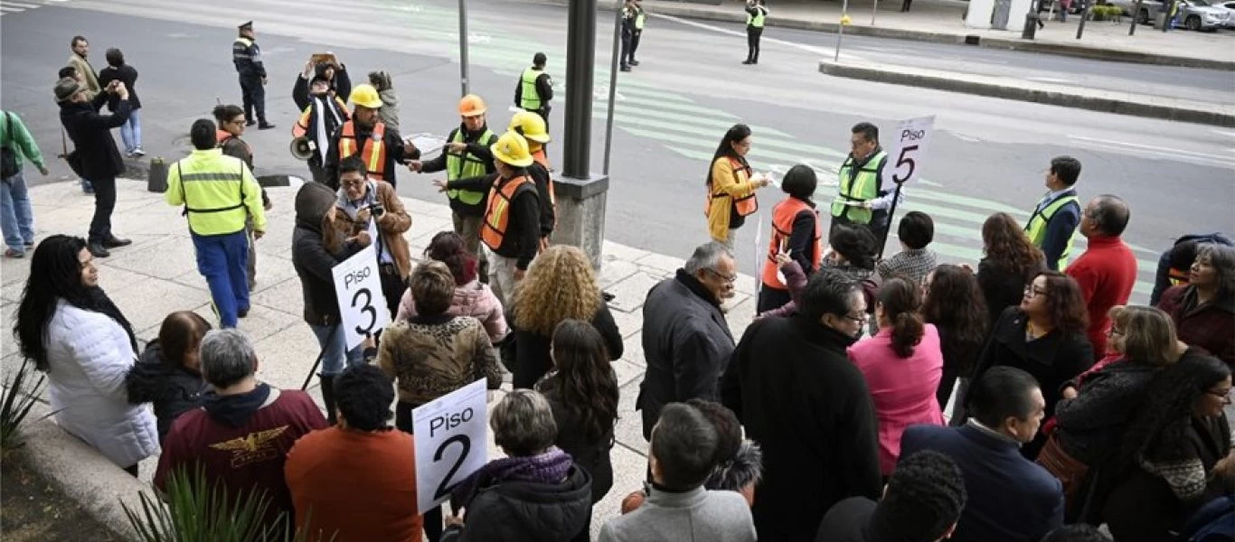 Εκατομμύρια Μεξικανοί συμμετείχαν σε πανεθνική άσκηση προσομοίωσης ενός ισχυρού σεισμού - Φόβος για μεγάλο σεισμό